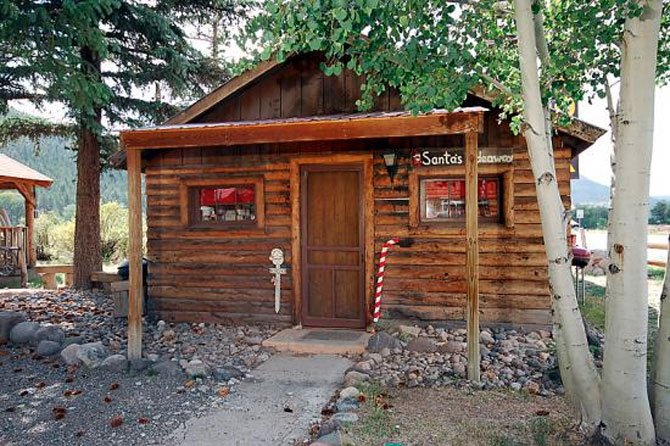 The front of Chinook Lodge & Smokehouse in the South Fork area of Colorado