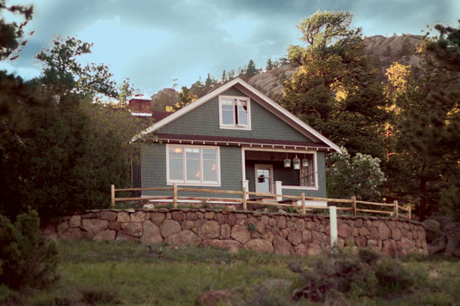 The Golden Leaf Inn in Estes Park, Colorado