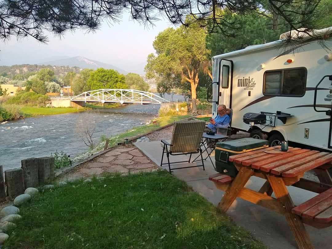 Escape to Oregon's Gem: Pleasant Valley RV Park Awaits!