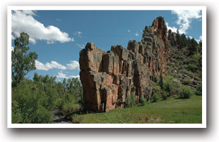 Stone Wall cliffs, Colorado