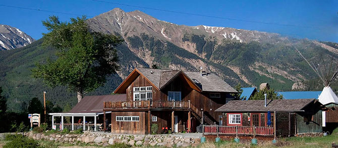 View of lodge and vacation home at Roadhouse Lodge and Vacation Home Rentals in Twin Lakes near Leadville and Buena Vista, Colorado.